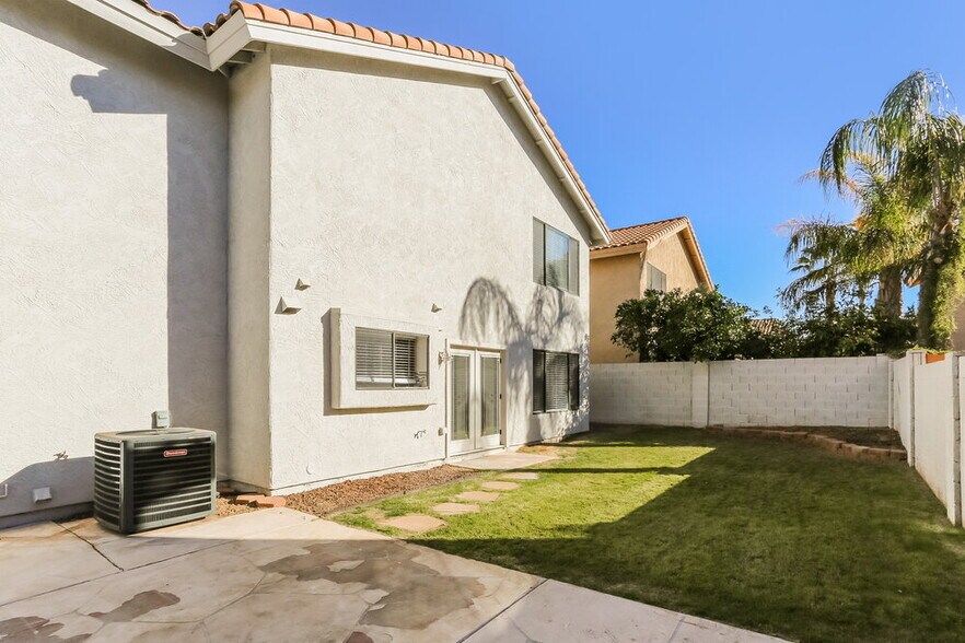 Building Photo - 4533 E Annette Dr