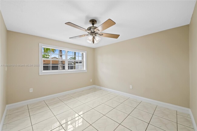 Building Photo - 1656 W 80th St