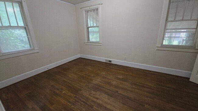 Building Photo - 207-209 S. Pickens Street