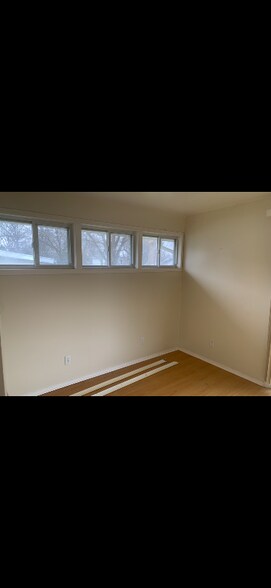Building Photo - 216 W Evers Ave
