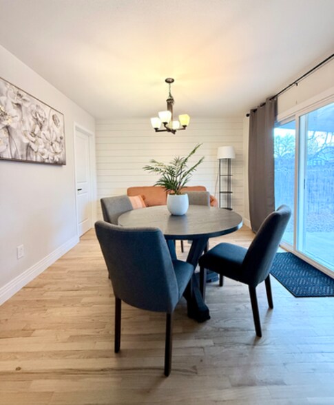 Building Photo - 9989 Dodge Dr