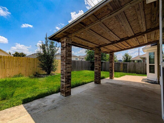 Building Photo - 24606 Forest Canopy Dr