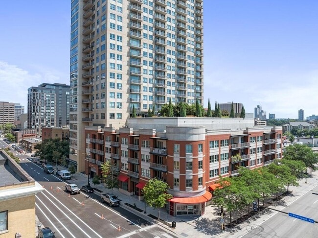 Building Photo - 929 Portland Ave S