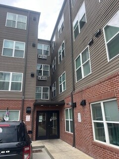 Building Photo - 525 10th St W