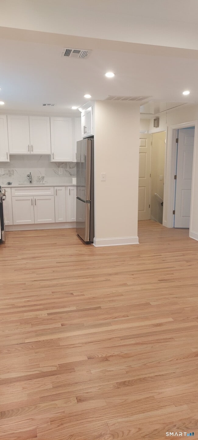 Building Photo - 67 Osborne Ave