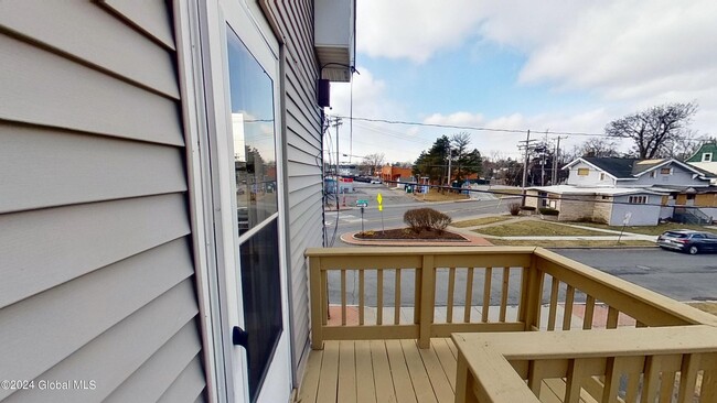 Building Photo - 469 Delaware Ave