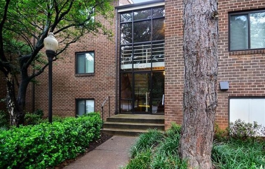 Building Photo - 1422 Northgate Sq