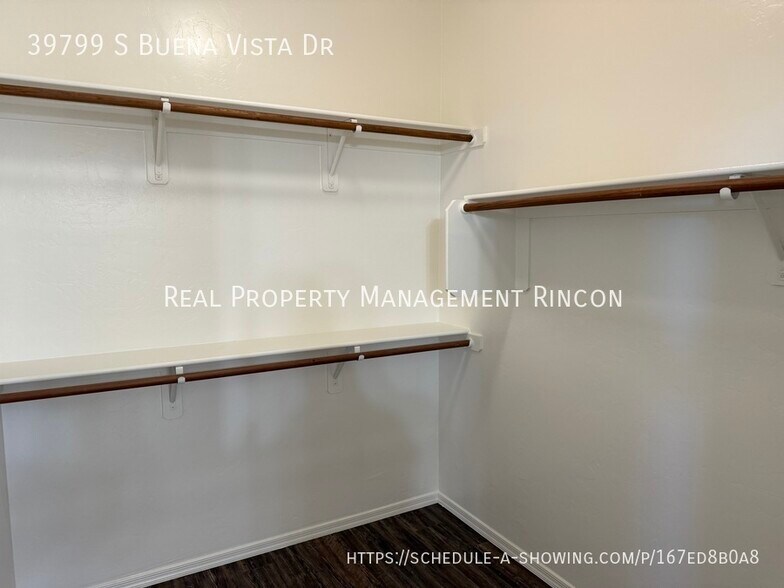 Building Photo - 39799 Buena Vista Dr