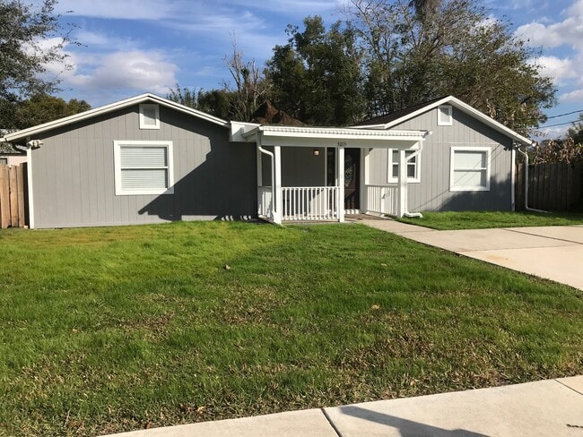 Building Photo - 5015 Santee St