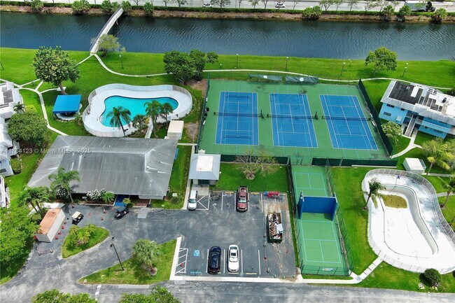 Building Photo - 7430 SW 82nd St