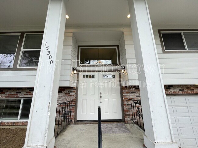 Building Photo - 15300 SE Lee Ave