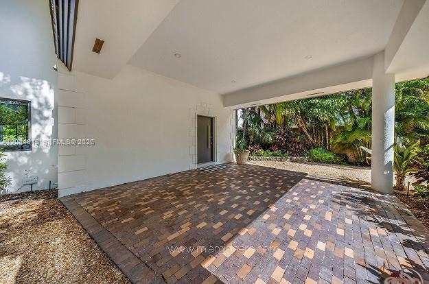 Building Photo - 3900 Douglas Rd