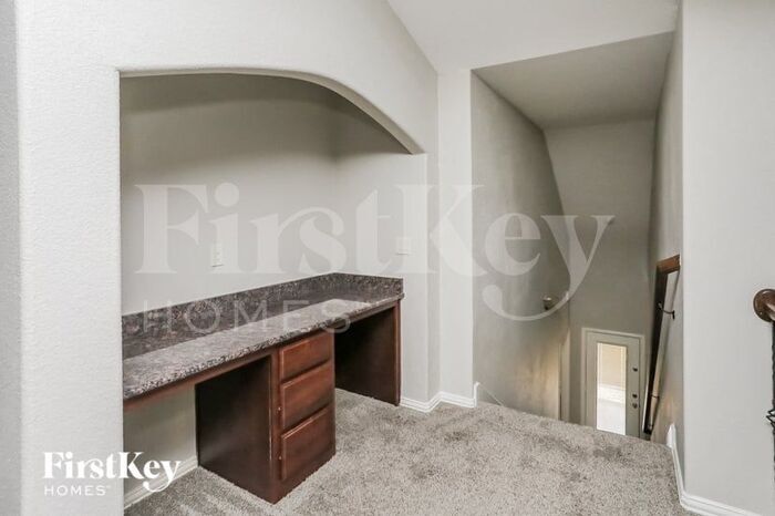 Building Photo - 528 Sagebrush Ln