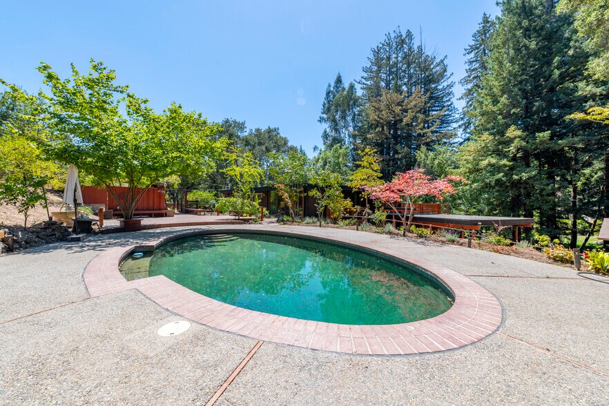 Building Photo - 1200 Mountain Home Rd