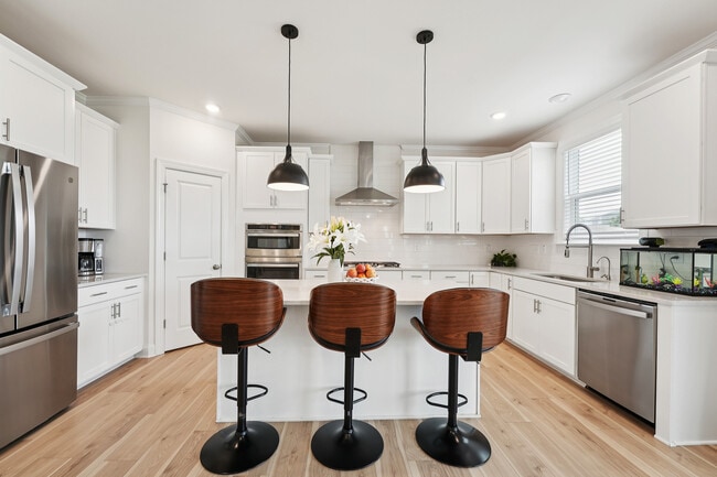 Building Photo - 200 Cloud Berry Ln