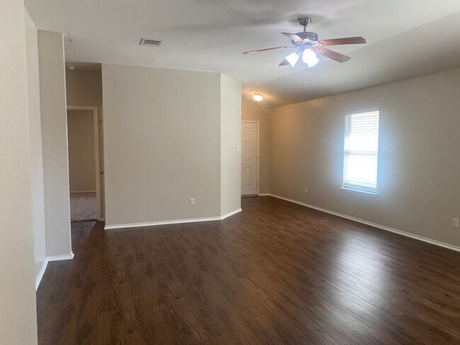 Building Photo - 3 BEDROOM, BELTON ISD