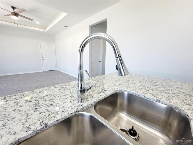 Building Photo - 3815 Las Vistas Ln