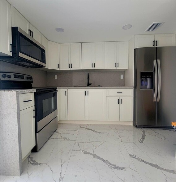 Building Photo - 5913 SW 36th Ct