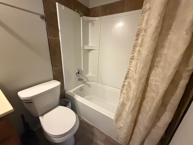 Building Photo - 203 Wheaton Ct