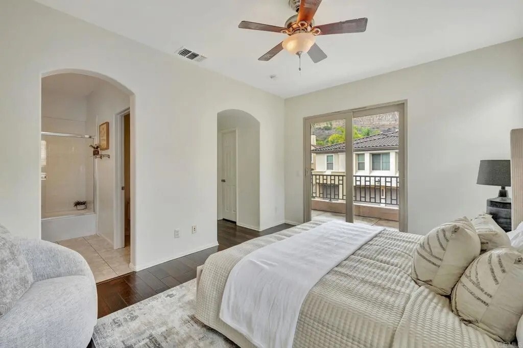 Building Photo - 2642 Bellezza Dr