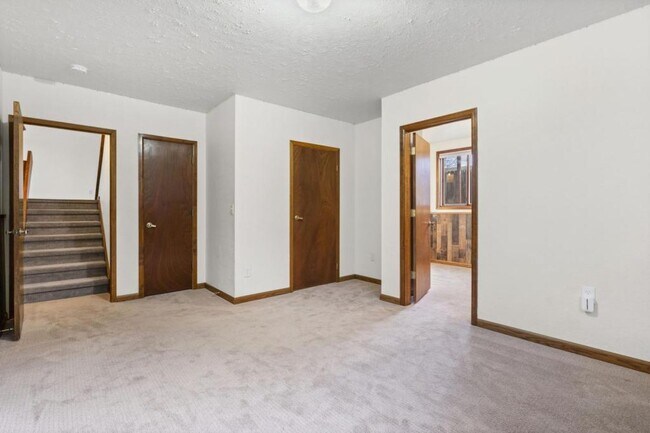 Building Photo - 2264 Danielle Ct