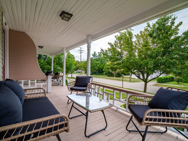 Building Photo - 679 Washington St