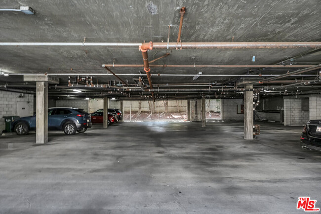 Building Photo - 117 S Clark Dr