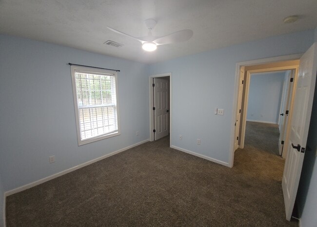Building Photo - 817 Pine Hill Ct