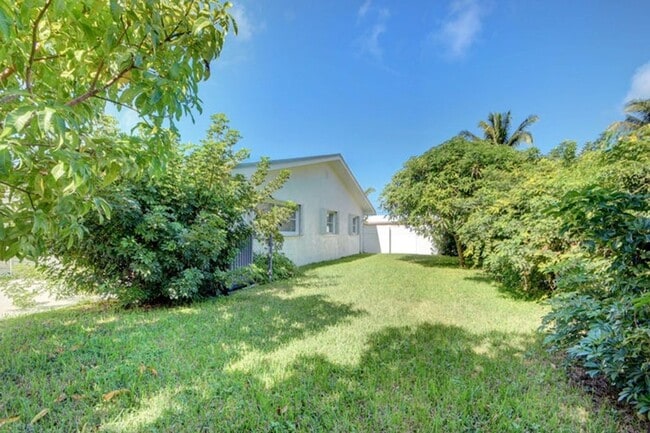 Building Photo - 1171 Bimini Ln