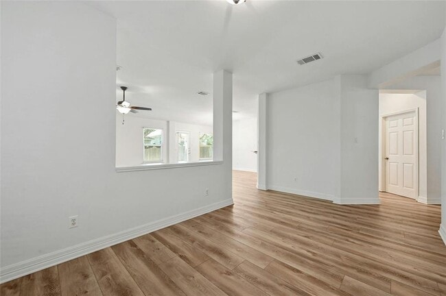 Building Photo - 5703 Marchmont Ln