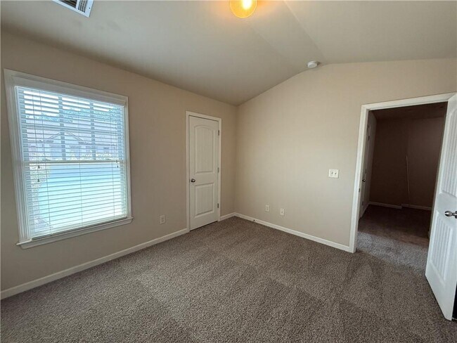 Building Photo - 1045 Township Cir