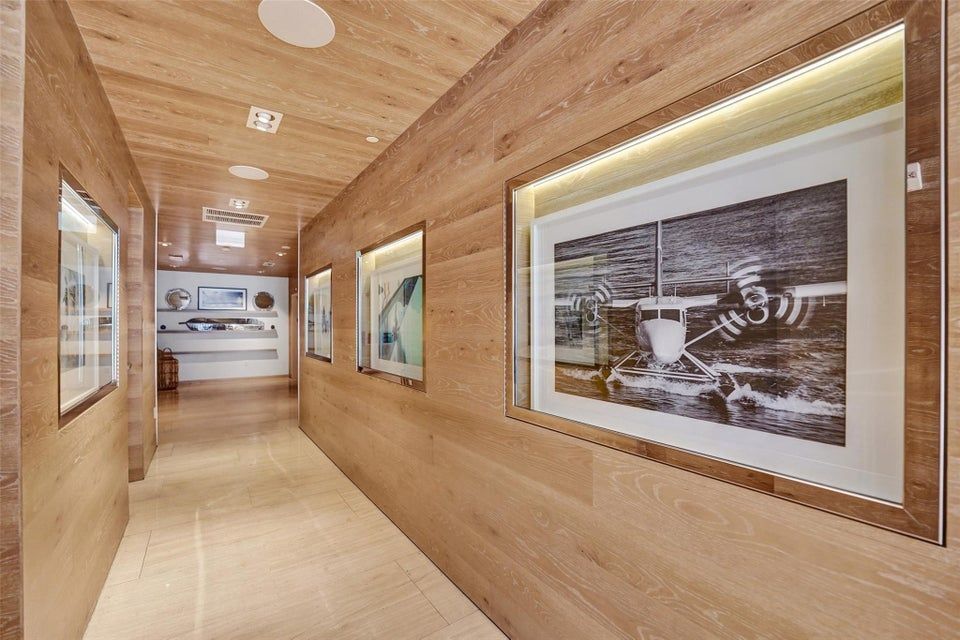 Building Photo - 401 N Birch Rd