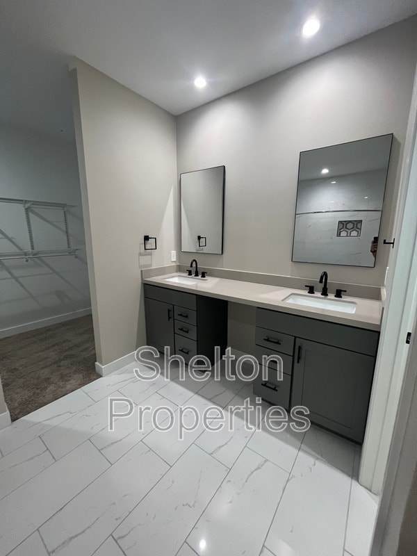 Building Photo - 120 S 91st Dr