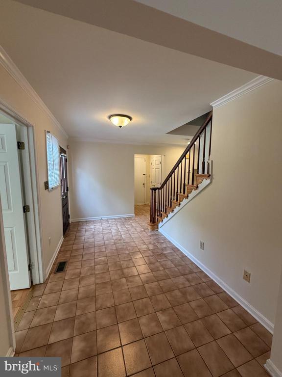 Building Photo - 10 Candlelight Ct