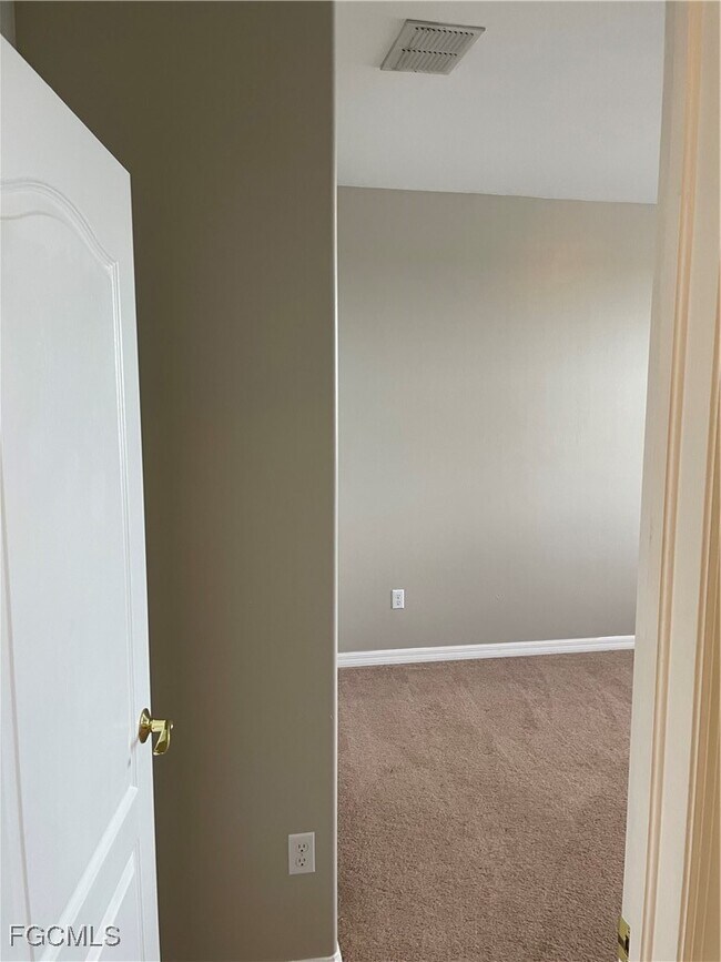 Building Photo - 2533 Deerfield Lake Ct