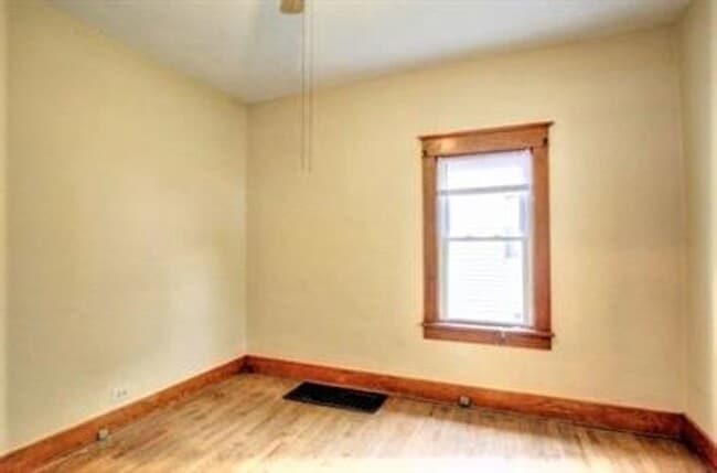 Building Photo - 1011 W Tremont St