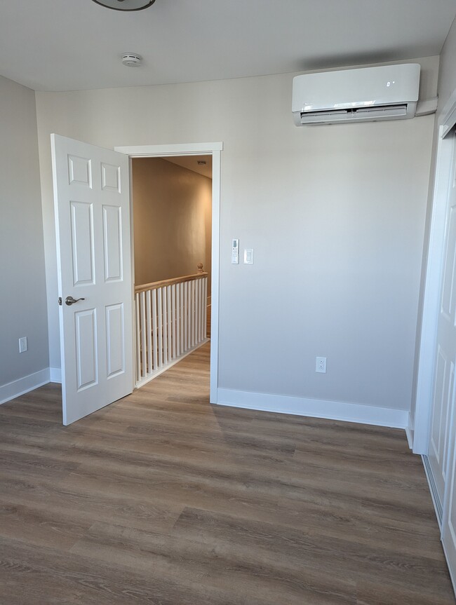 master bedroom - 872 Granite St