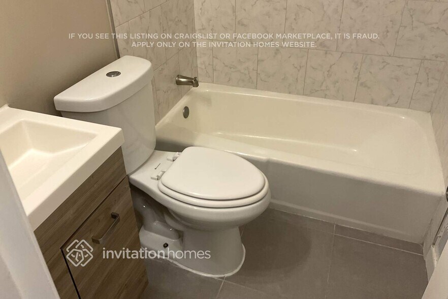 Building Photo - 2132 Rosewood Rd