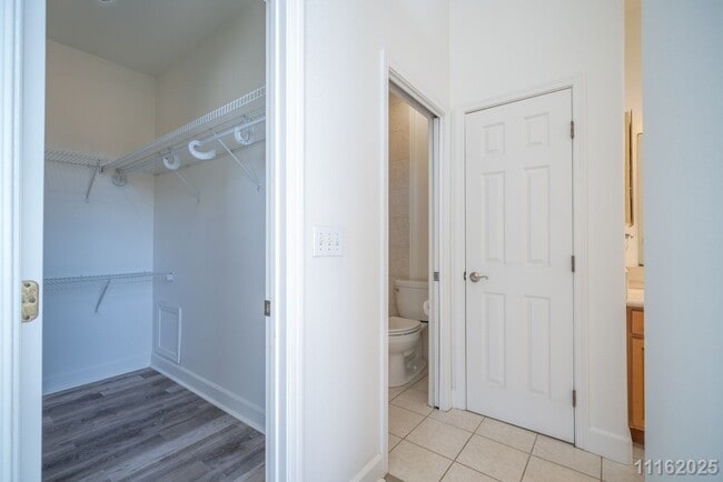 Building Photo - West Side Paradise – Updated 3-Bed, 2-Bath Upstairs Unit