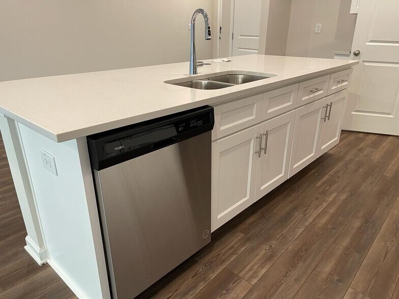 Building Photo - 78 Cedar Ln