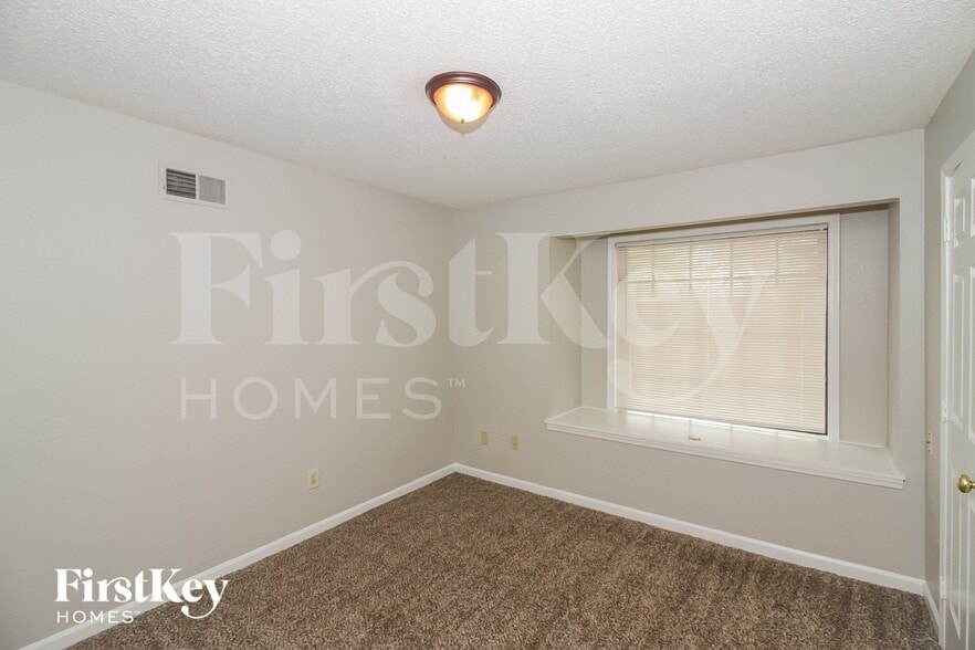 Building Photo - 4119 Friendship Ln