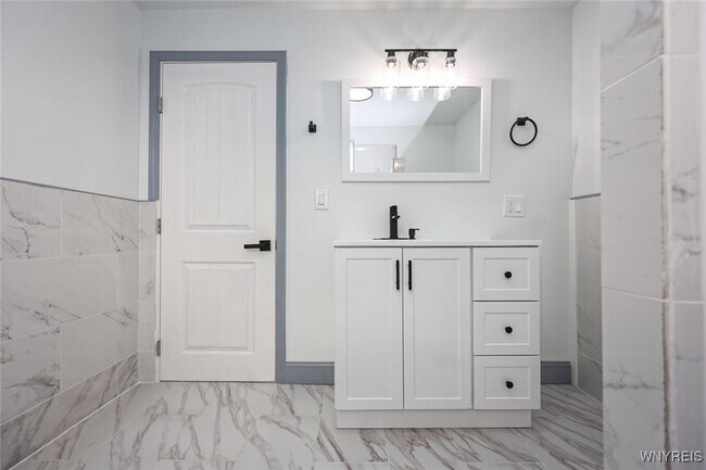 Building Photo - 30 Glenwood Ave