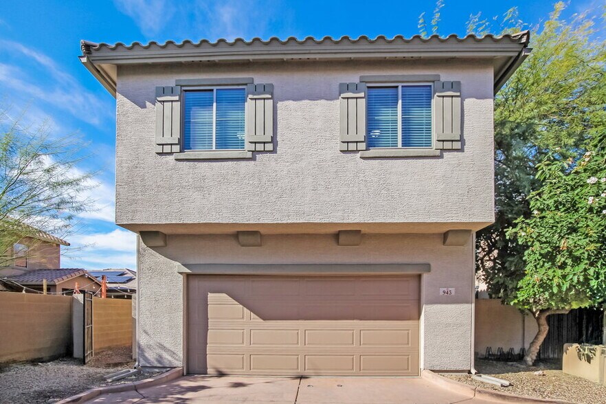 Building Photo - 943 E Agua Fria Ln