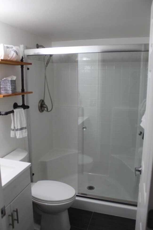 Building Photo - 442 E 7th St