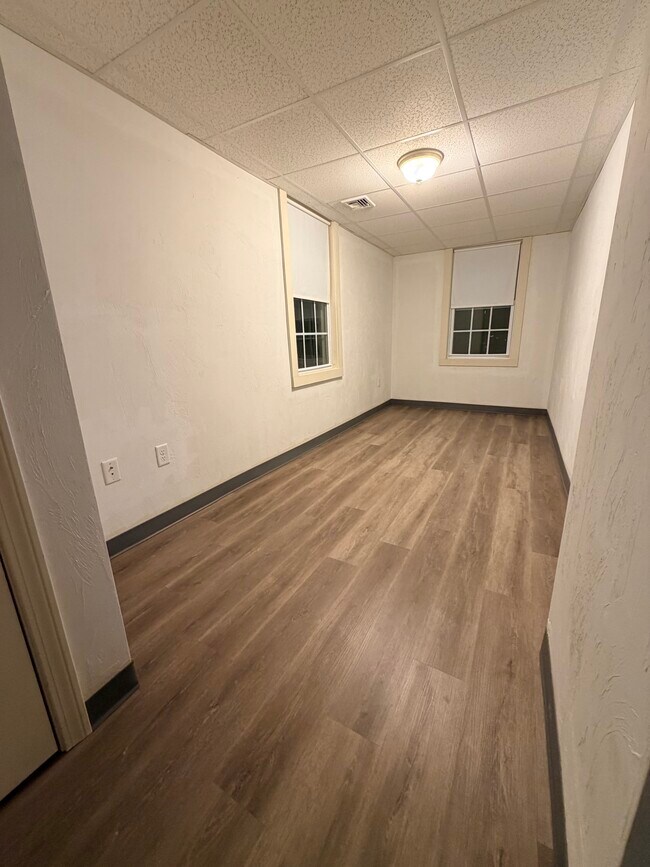 Building Photo - 64 Seaver St