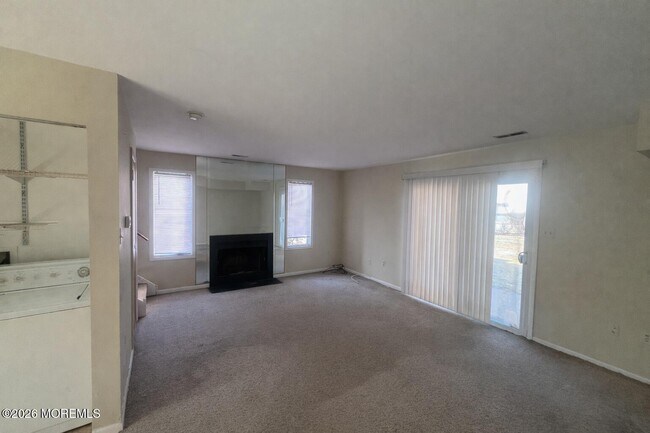 Building Photo - 16 Pin Oak Ln