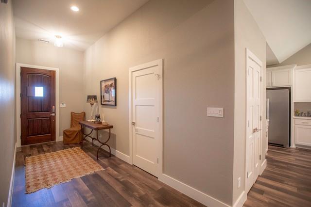 Building Photo - 176 Lakeview Cir