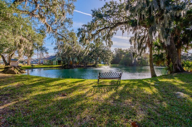 Building Photo - Townhome in the heart of Ormond Beach