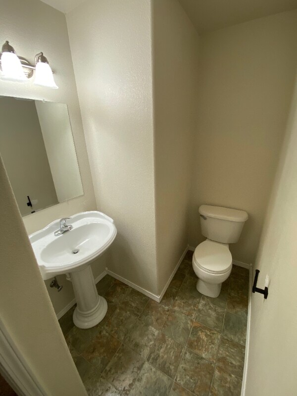 Building Photo - 1480 Del Rio