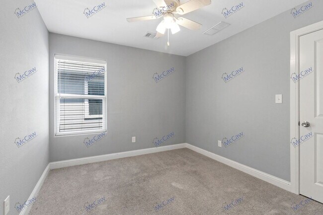 Building Photo - 806 N Broughton St